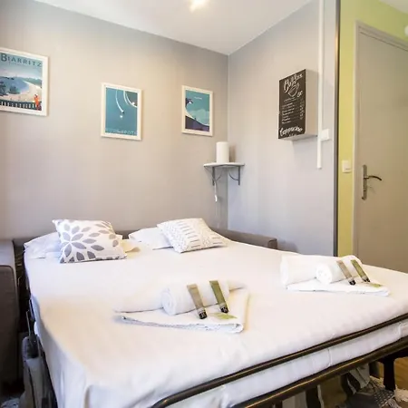 Nice Cozy Studio Close To The City-center - - Welkeys Daire